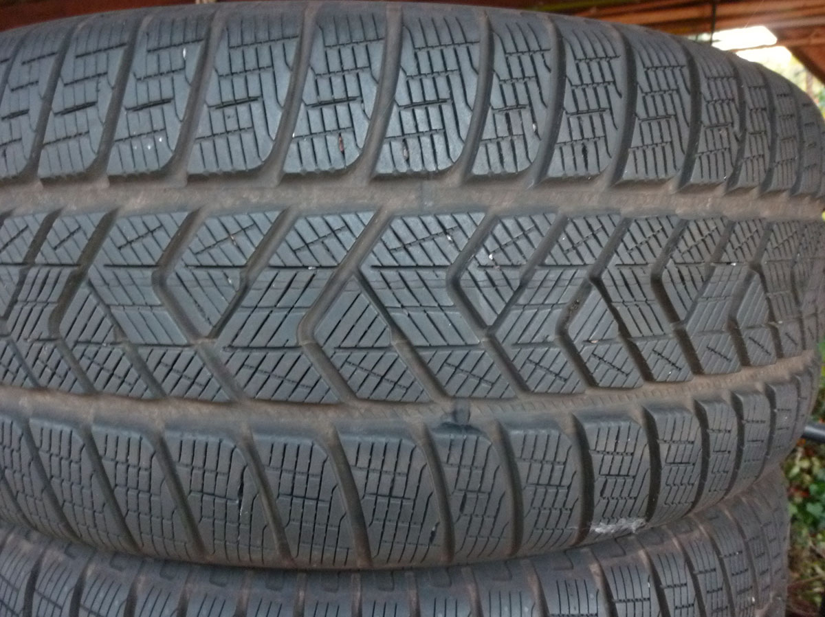 4 pneus hiver Pirelli 255/60R18